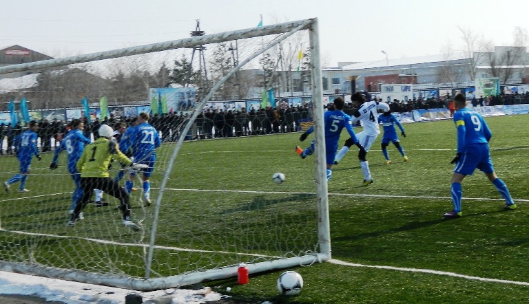 Фоторепортаж с матча Премьер-Лиги «Тобол» — «Кайрат» 4:0