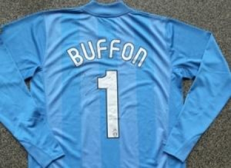 Футболка капитана сборной Италии с автографом