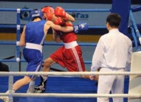 Четыре казахстанских боксера будут биться за право принять участие в Олимпиаде