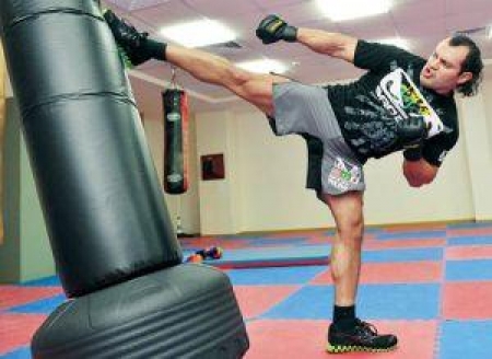 Уроки таэквондо не прошли для Карена даром