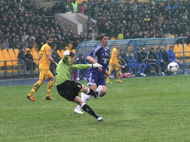 Фоторепортаж с матча четвертого тура Премьер-Лиги «Кайрат» — «Астана» 0:2