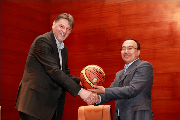 Баскетболисты «Астаны» встретились со студентами ЕНУ