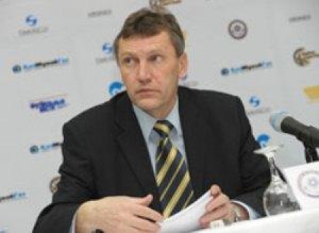 Тренер сборной страны по футболу может использовать «Астану»