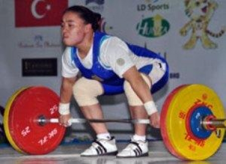 Все казахстанские штангисты с чемпионата мира вернулись с медалями