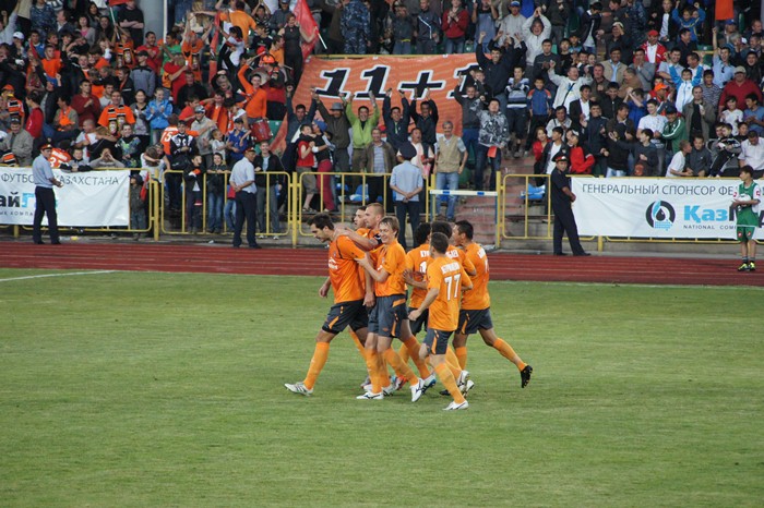 С родного поля — на чужое