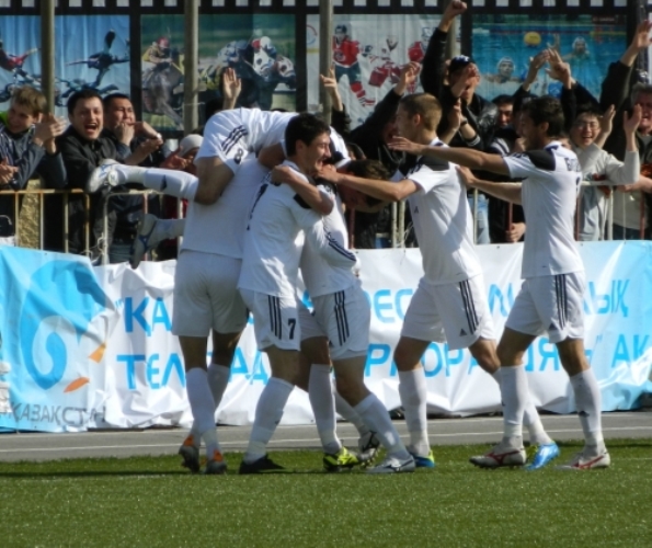 С родного поля — на чужое