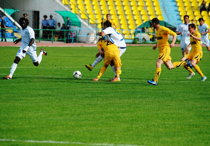 Фоторепортаж с матча 9-го тура Премьер-Лиги «Тараз» — «Кайрат» 2:1