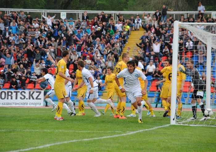 Фоторепортаж с матча 9-го тура Премьер-Лиги «Тараз» — «Кайрат» 2:1