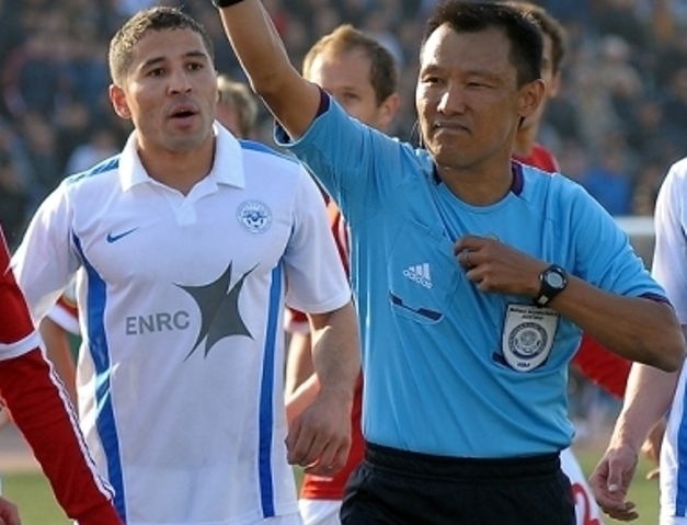 Закидали камнями