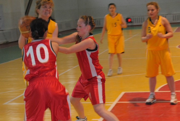 Студенты завершили сезон