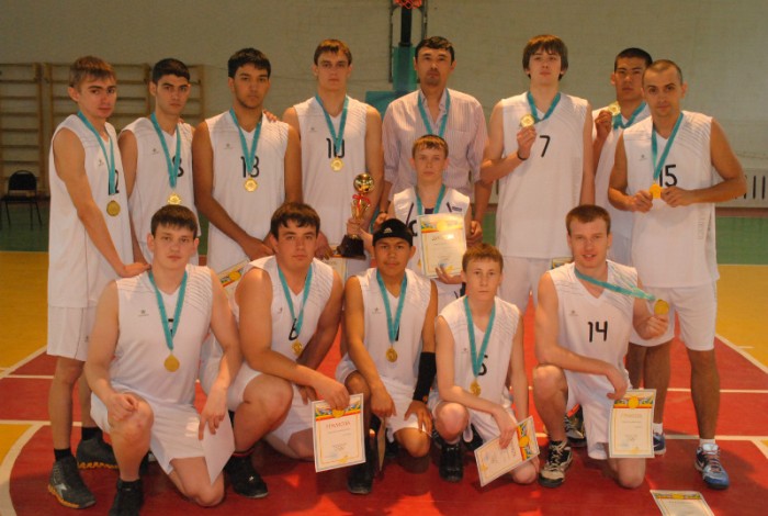 Студенты завершили сезон