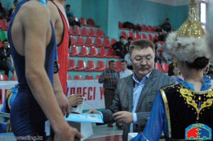 Фоторепортаж с республиканского турнира по греко-римской борьбе среди кадетов на призы Даулета Турлыханова. 2012 г.