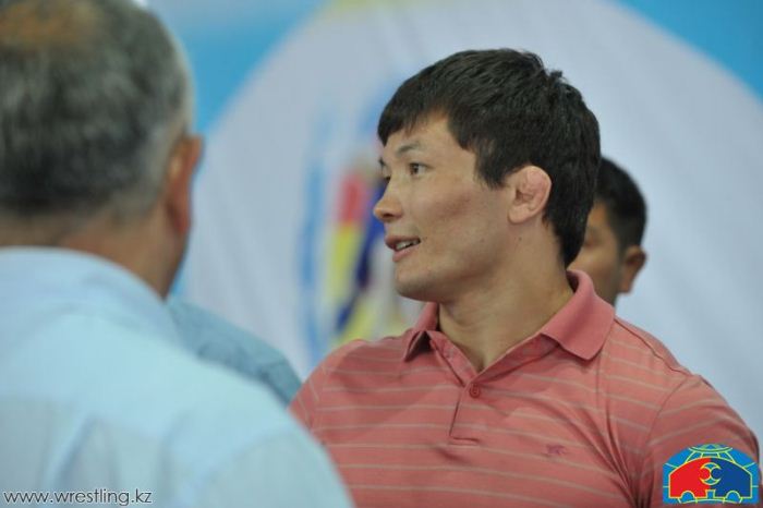 Фоторепортаж с республиканского турнира по греко-римской борьбе среди кадетов на призы Даулета Турлыханова. 2012 г.