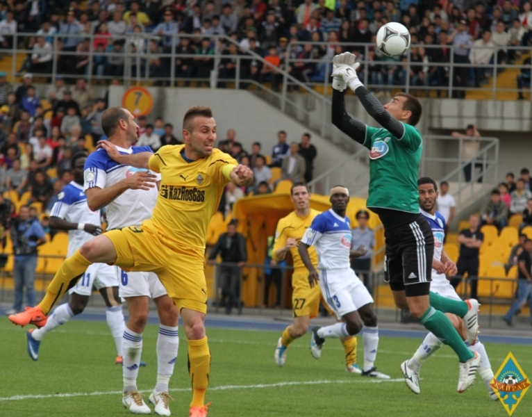 Фоторепортаж с матча 10-го тура Премьер-Лиги «Кайрат» — «Ордабасы» 1:1