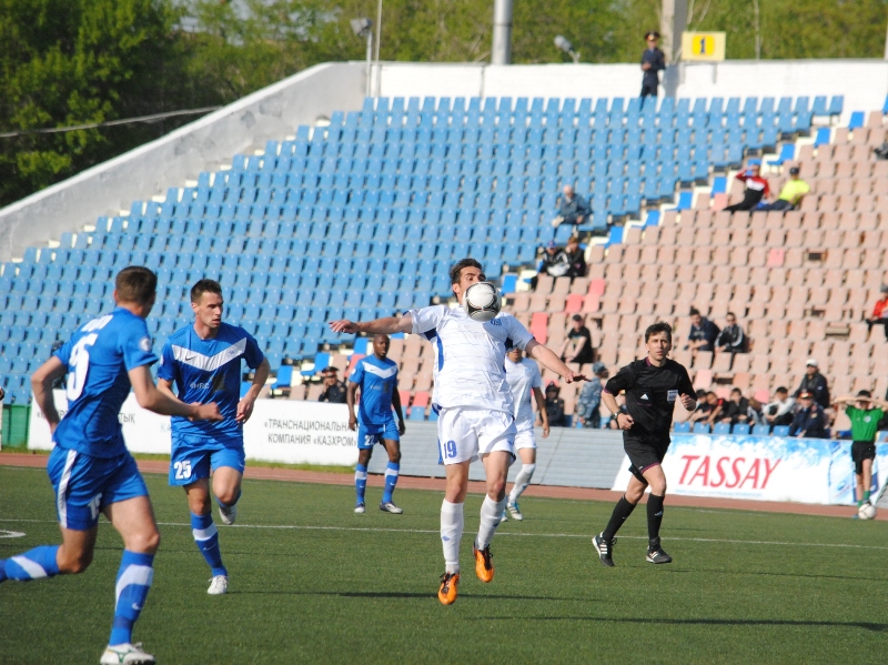 Фоторепортаж с матча 10-го тура Премьер-Лиги «Иртыш» — «Тараз» 1:1