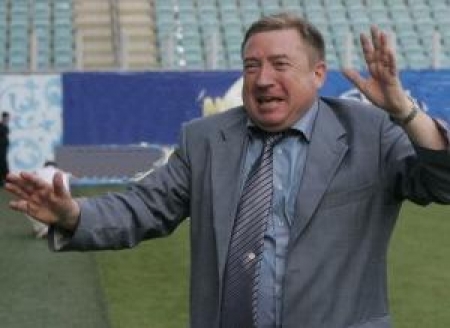 Почему Грозный выставляет Садуакасова в невыгодном  свете?