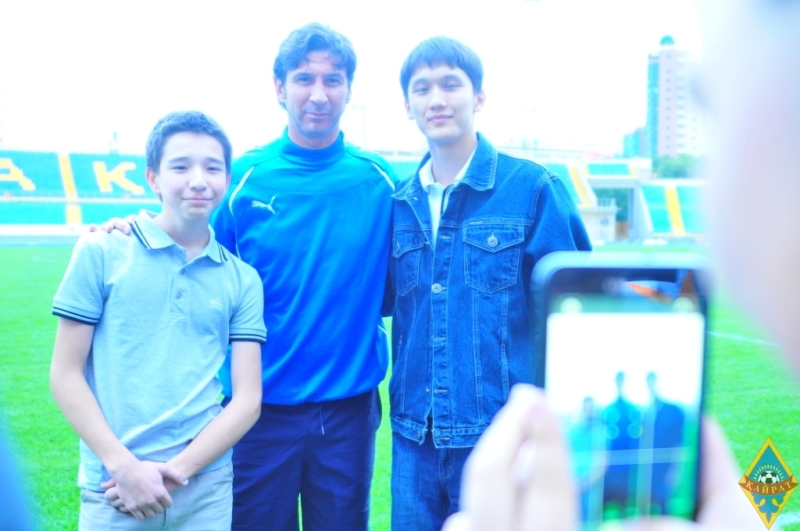 Фоторепортаж с открытой тренировки ФК «Кайрат»