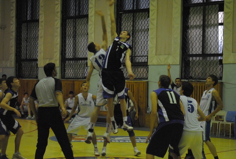 Казахстан — Узбекистан 63:60