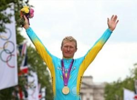 Винокуров неожиданно завоевал золото