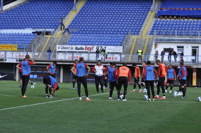 Фоторепортаж с тренировки перед матчем Лиги Чемпионов «Слован» — «Шахтер»