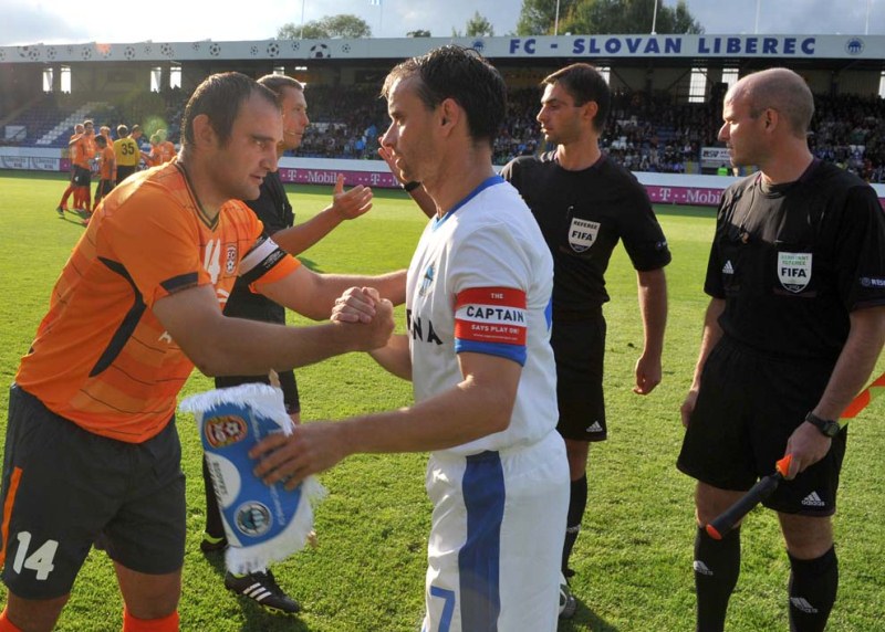 Фоторепортаж с матча второго отборочного раунда Лиги Чемпионов «Слован» — «Шахтер» 1:0