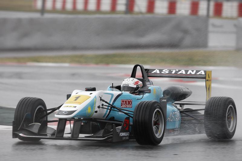 Гонщик команды «Астана» вновь одержал победу в «Формуле 3»