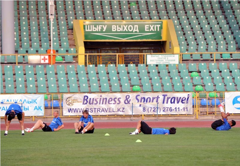 Фоторепортаж с тренировки «Слована» в Караганде