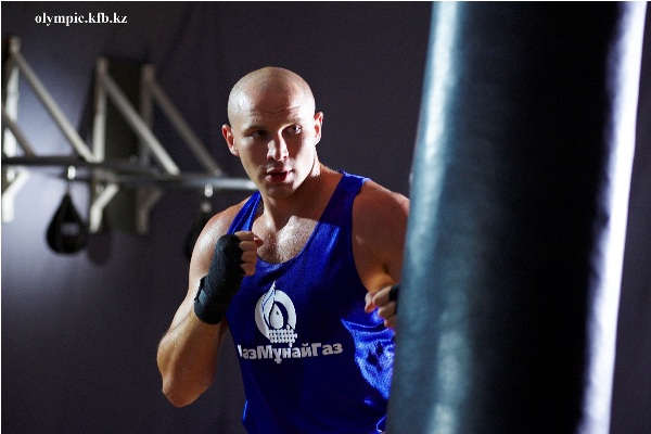 На олимпийском ринге...