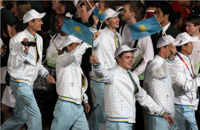Фоторепортаж казахстанцев на параде делегаций церемонии открытия Олимпиады