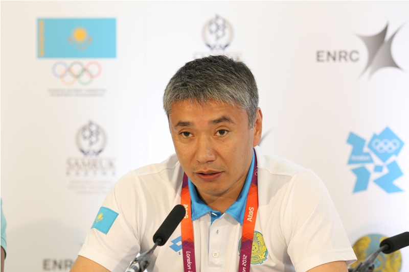 Фоторепортаж с пресс-конференции Александра Винокурова в Лондоне