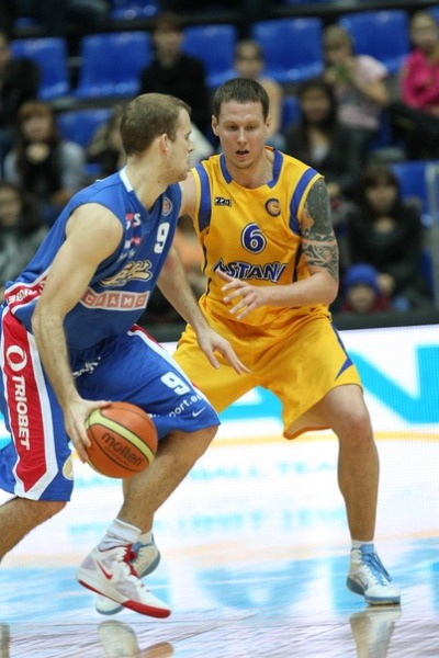 Всеволод Фадейкин: «Клуб у нас молодой, но все поставлено на очень профессиональном уровне»