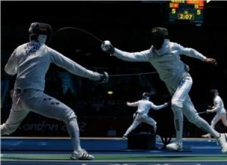 Эльмир Алимжанов покидает Лондон