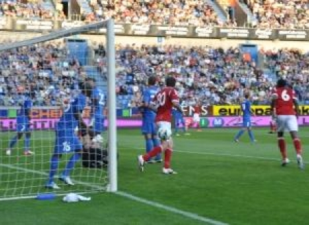 Гос отмечают забитый гол