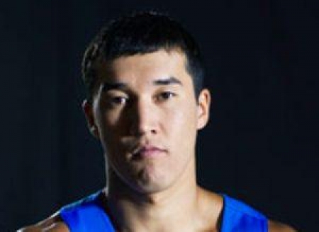 Ниязымбетов вышел в четвертьфинал