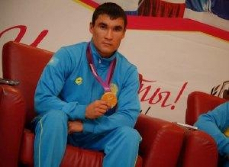 Серик Сапиев првиез золото в Казахстан