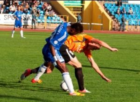 В Караганде выиграли столичные футболисты