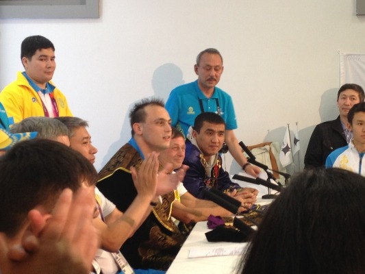 Фоторепортаж со встречи Ильи Ильина в казахстанском пресс-центре в Лондоне