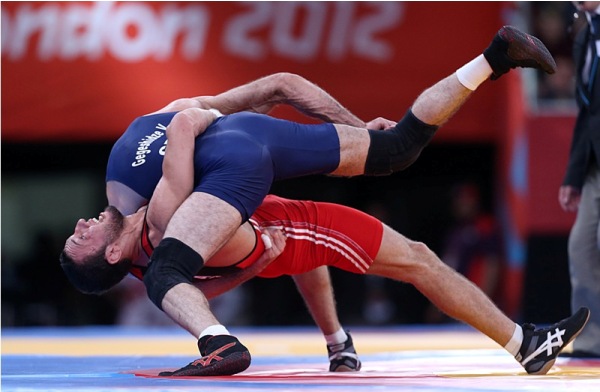 Фоторепортаж с награждения Даниала Гаджиева на Олимпиаде в Лондоне