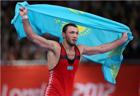 Фоторепортаж с награждения Даниала Гаджиева на Олимпиаде в Лондоне