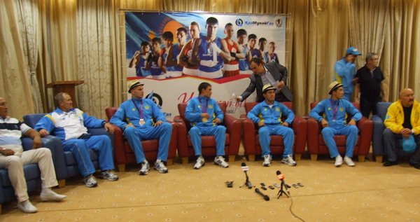 Фоторепортаж со встречи Серика Сапиева, Адильбека Ниязымбетова, Марину Вольнову, Ивана Дычко в Астане