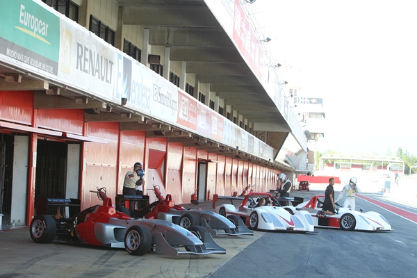 Чемпионы «Астаны» приняли участие в тестовых заездах на гоночной трассе в Барселоне