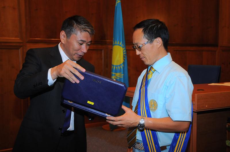 Тренерам вручили государственные награды