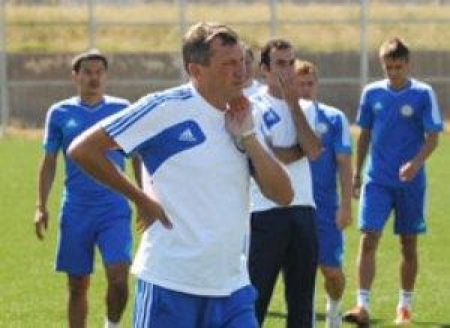 Послезавтра казахстанские футболисты покажут товар лицом
