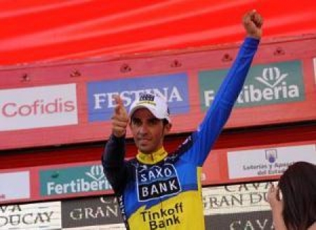 Контадор побеждает после дисквалификации