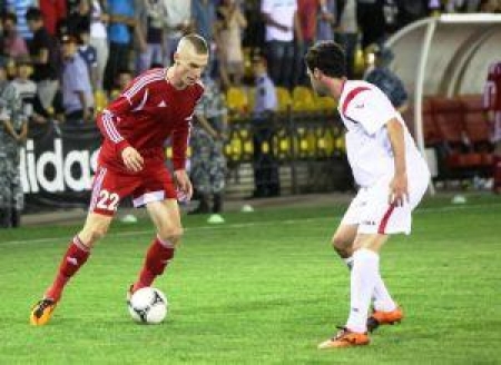 Сергей Лисенков забивает не только в чемпионате