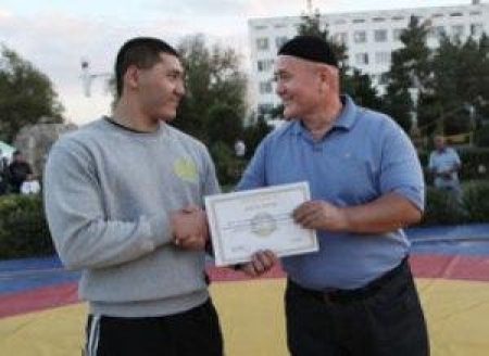 В казахском Лас-Вегасе прошел турнир по жекпе-жек