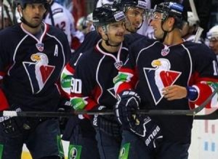 Словацкие хоккеисты забросили четыре шайбы