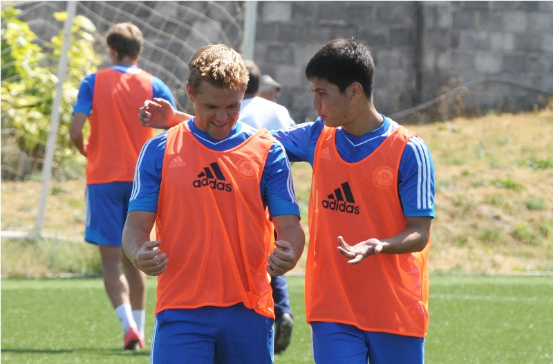 Фоторепортаж с тренировки сборной Казахстана