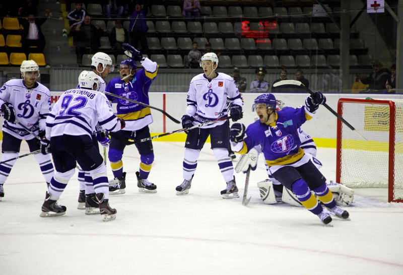 Фоторепортаж с матча ВХЛ «Казцинк-Торпедо» — «Динамо» Бшх 4:3