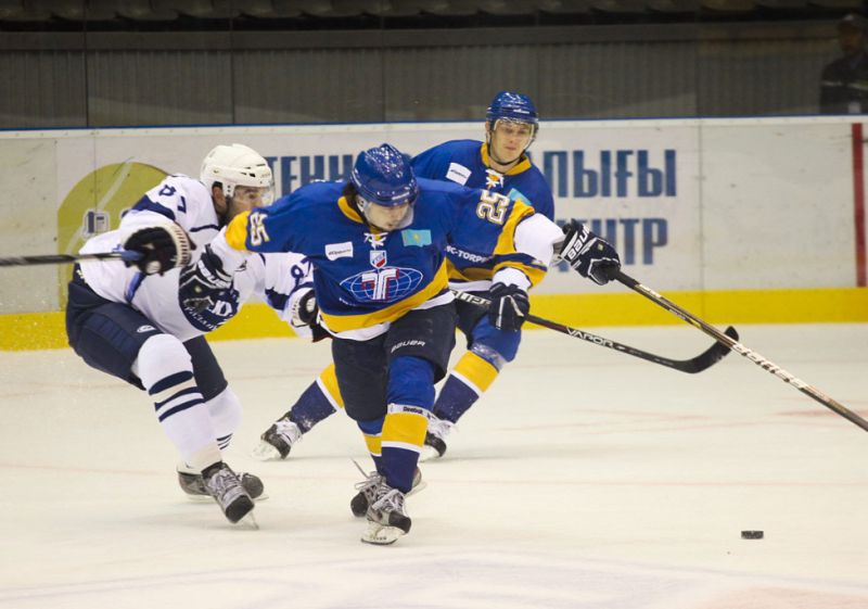 Фоторепортаж с матча ВХЛ «Казцинк-Торпедо» — «Рязань» 3:1